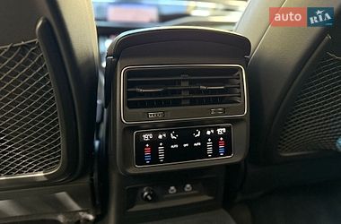 Внедорожник / Кроссовер Audi Q8 2025 в Львове