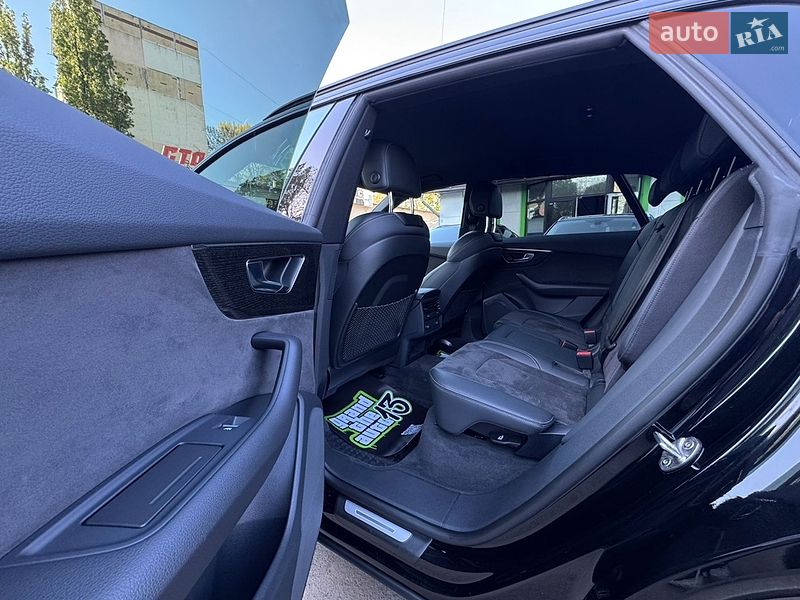 Внедорожник / Кроссовер Audi Q8 2020 в Одессе