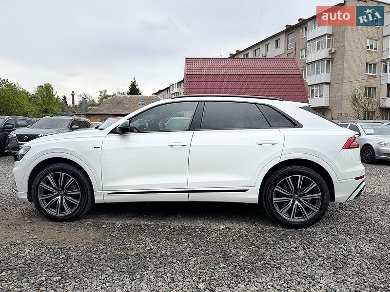 Внедорожник / Кроссовер Audi Q8 2019 в Бердичеве