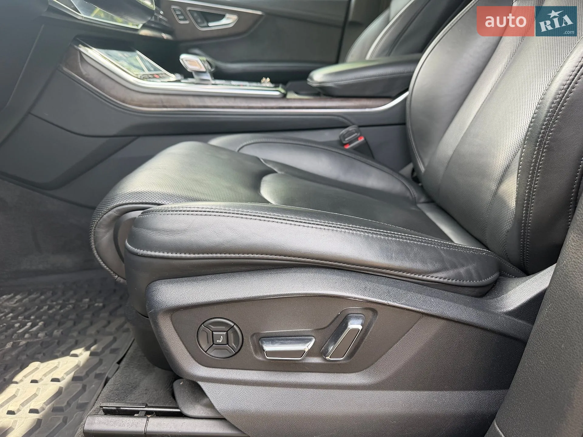 2020 Audi Q8 - мініатюра 11