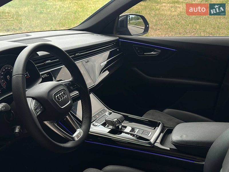 Внедорожник / Кроссовер Audi Q8 2022 в Киеве