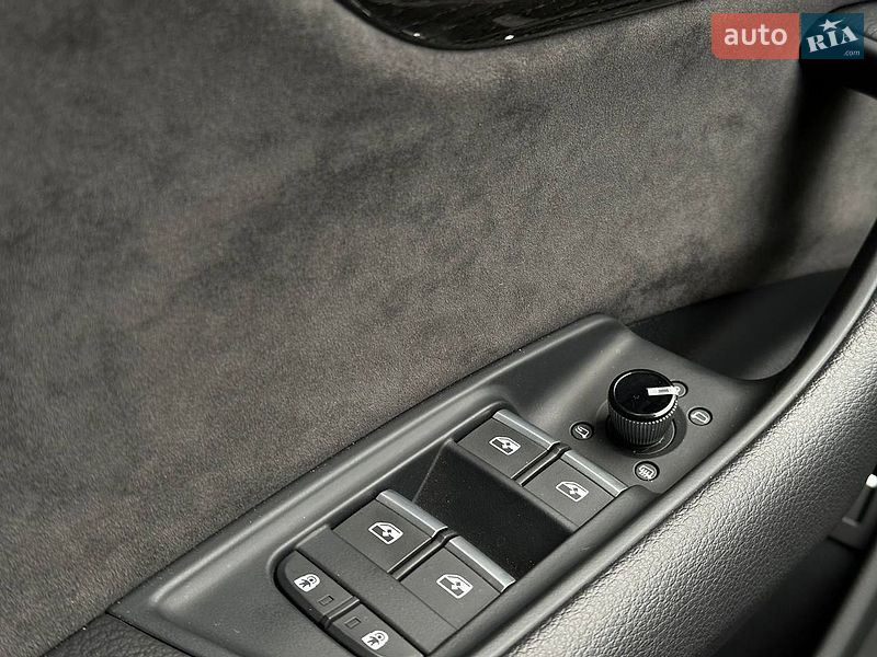 Внедорожник / Кроссовер Audi Q8 2022 в Киеве