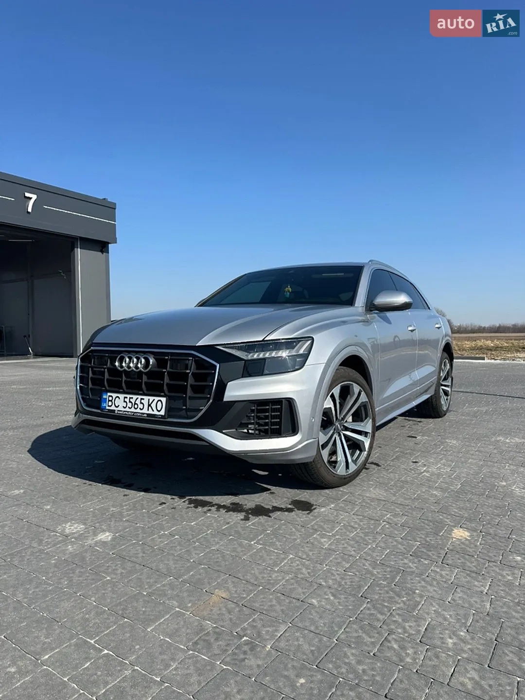 2019 Audi Q8 - мініатюра 2