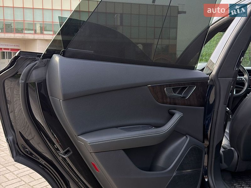 Позашляховик / Кросовер Audi Q8 2022 в Запоріжжі