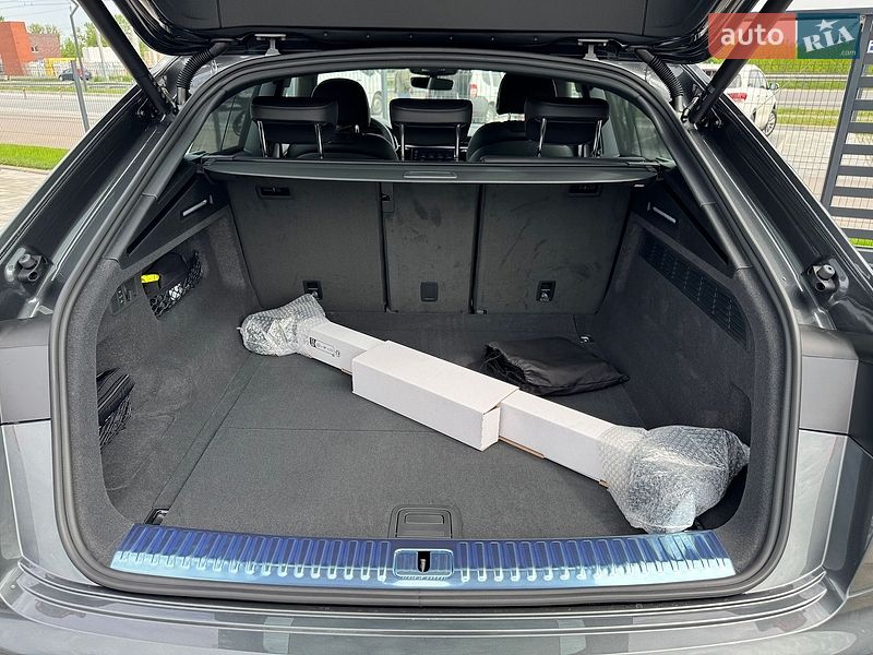 Внедорожник / Кроссовер Audi Q8 2026 в Ровно