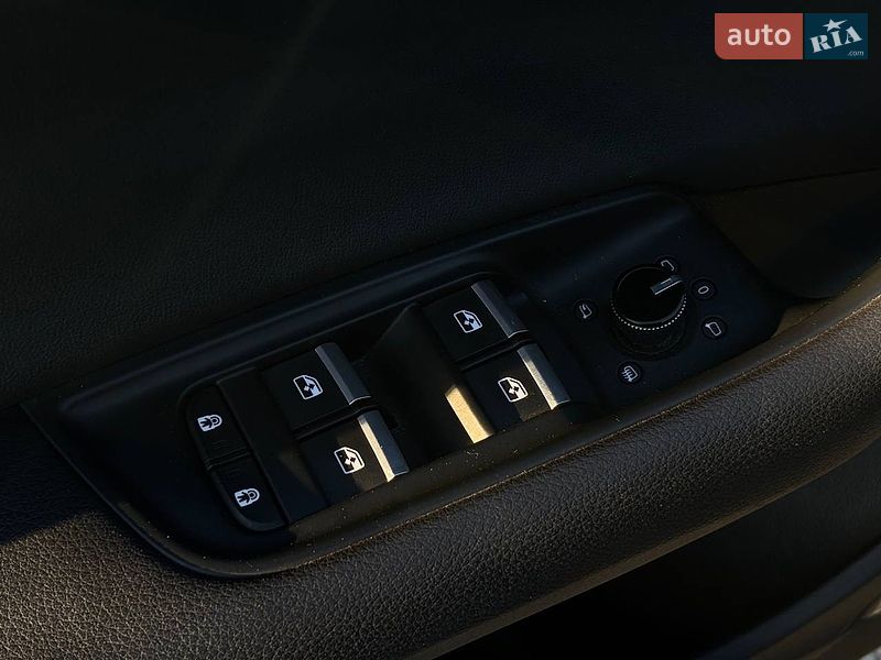 Позашляховик / Кросовер Audi Q8 2020 в Львові