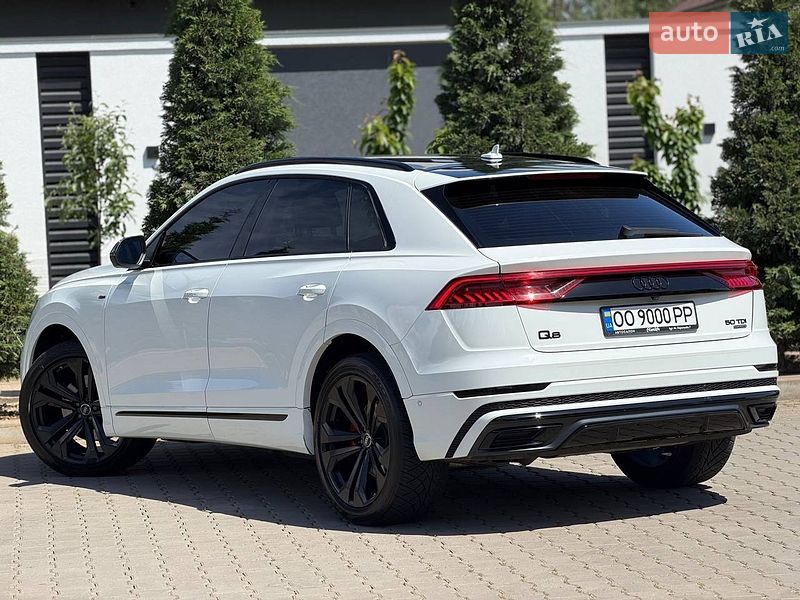 Позашляховик / Кросовер Audi Q8 2018 в Одесі
