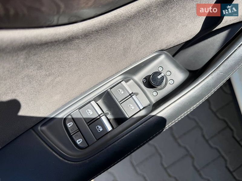 Позашляховик / Кросовер Audi Q8 2018 в Одесі