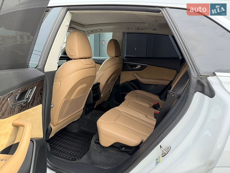 Позашляховик / Кросовер Audi Q8 2019 в Києві