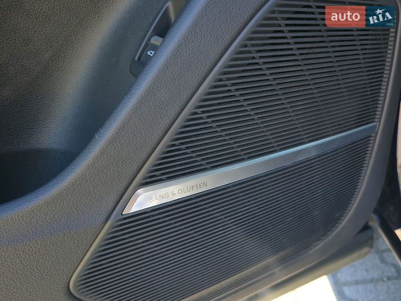 Позашляховик / Кросовер Audi Q8 2020 в Львові
