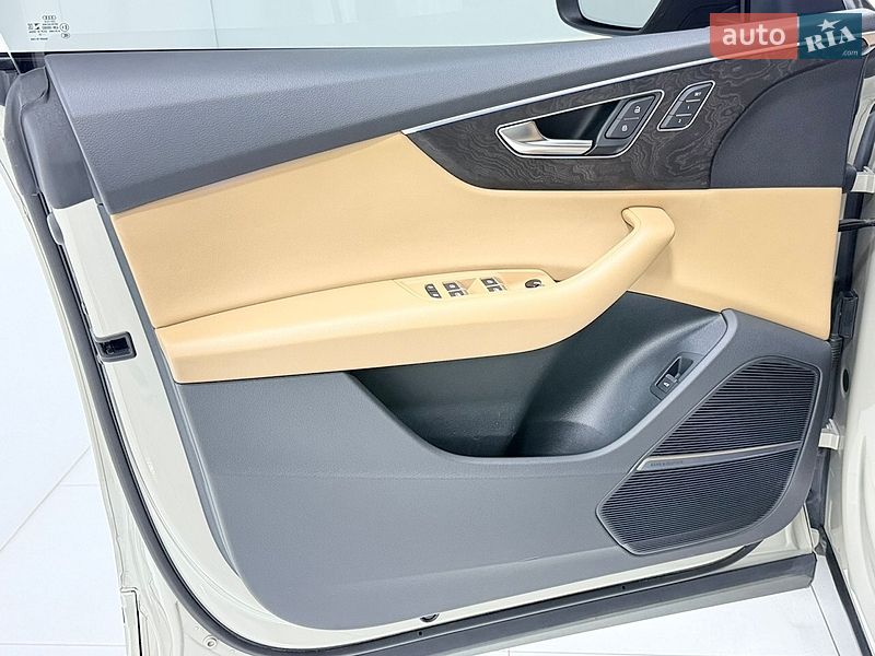 Внедорожник / Кроссовер Audi Q8 2021 в Одессе