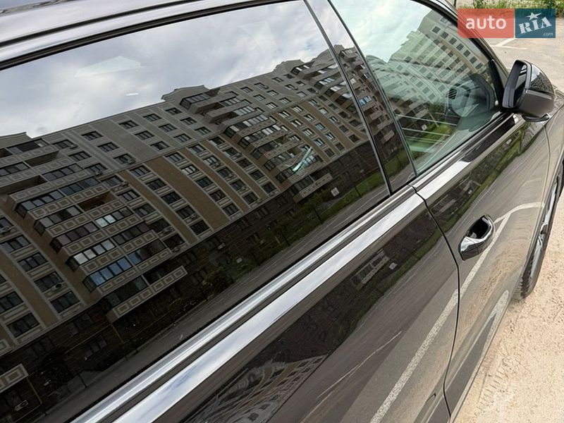Позашляховик / Кросовер Audi Q8 2018 в Києві