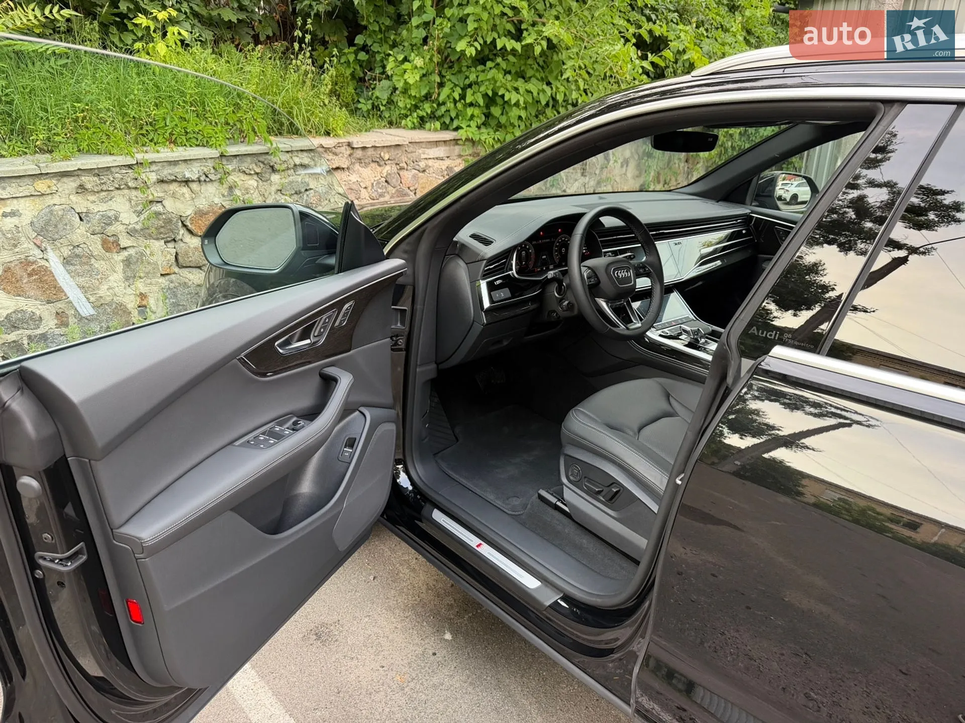 Audi Q8 2025 VIN WA1DVBF19SD036323 фото оголошення 19 з 54
