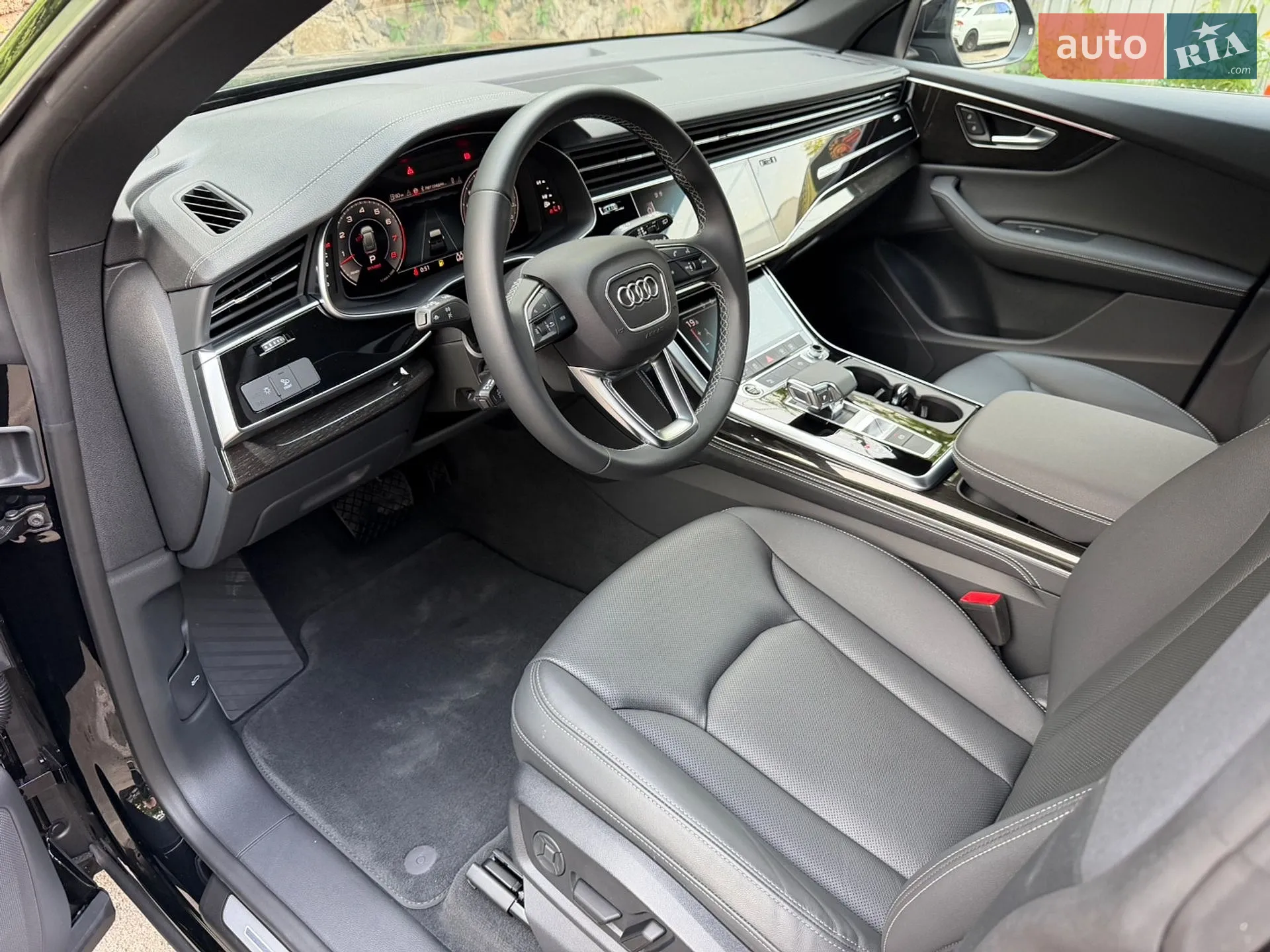 Audi Q8 2025 VIN WA1DVBF19SD036323 фото оголошення 20 з 54