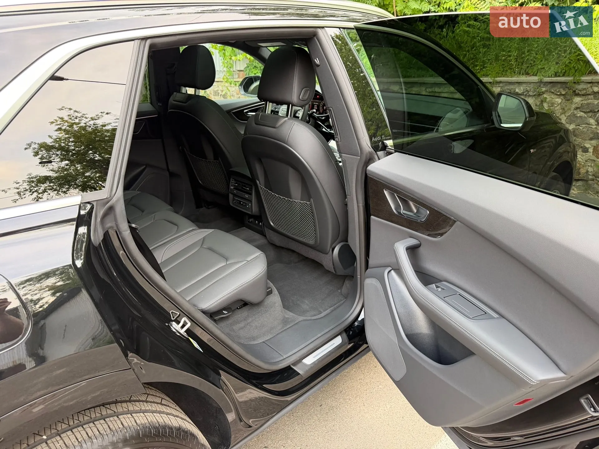 Audi Q8 2025 VIN WA1DVBF19SD036323 фото оголошення 32 з 54