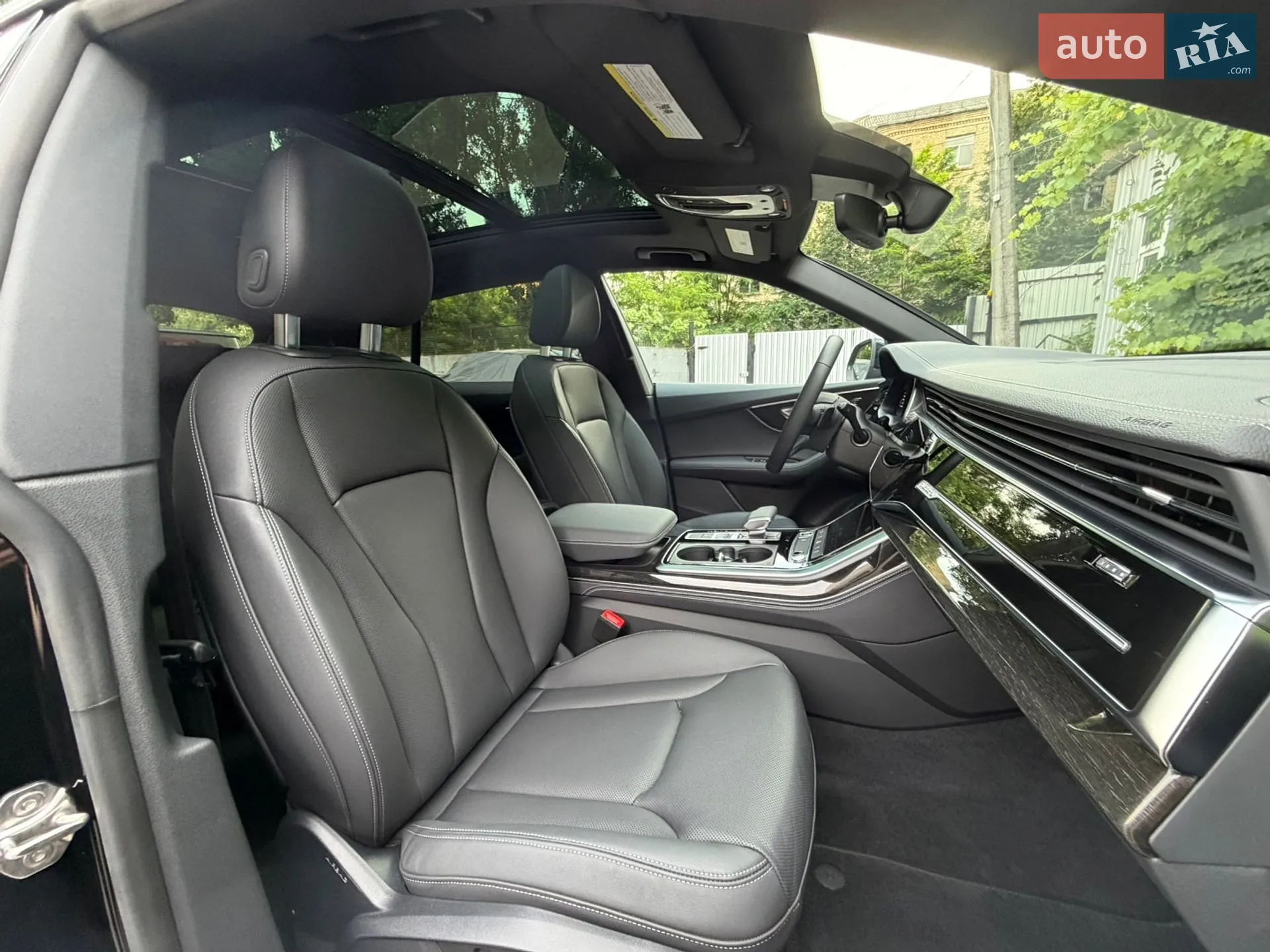 Audi Q8 2025 VIN WA1DVBF19SD036323 фото оголошення 39 з 54