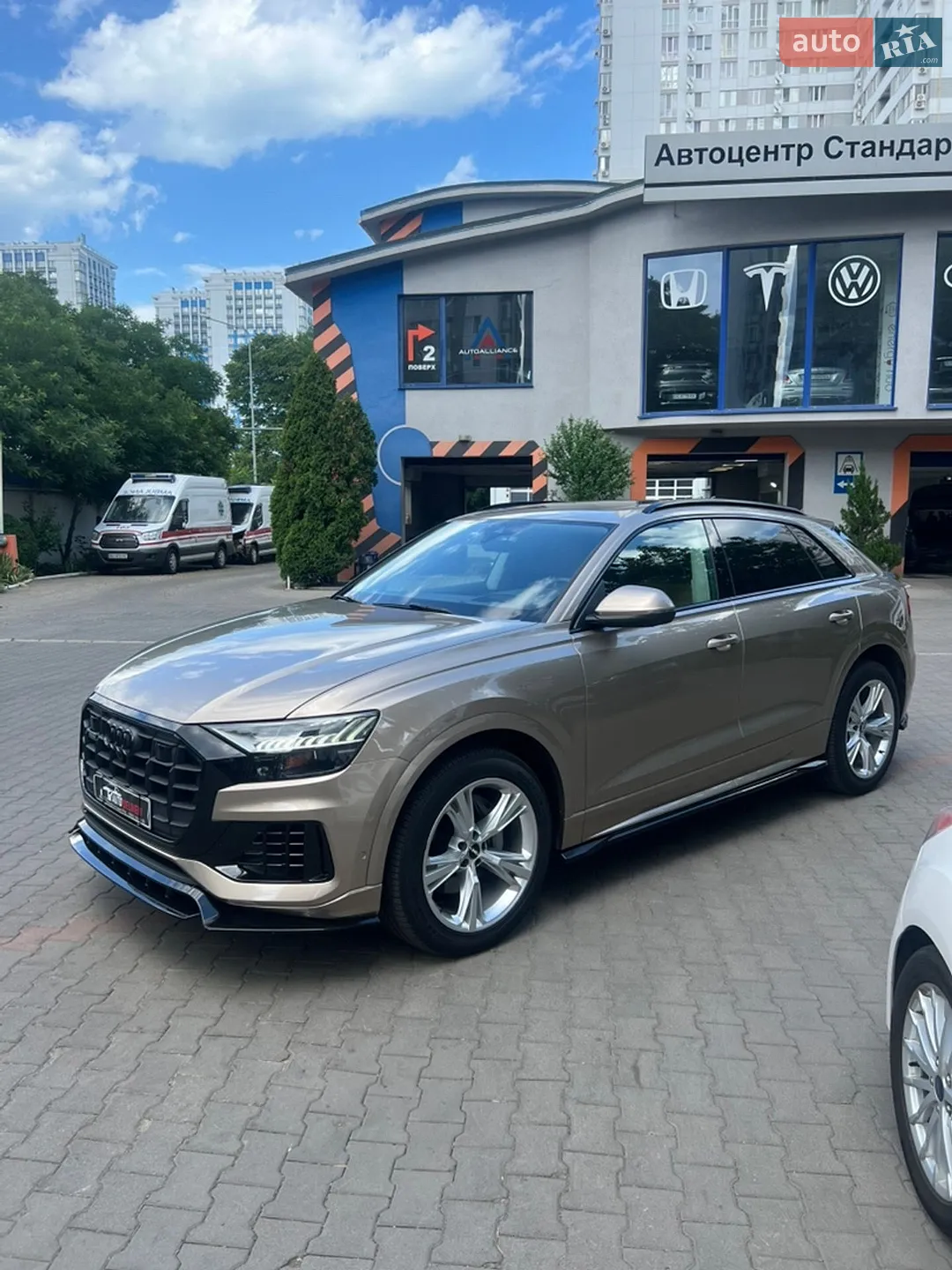 2019 Audi Q8 - мініатюра 2