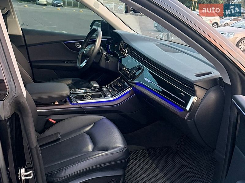 Внедорожник / Кроссовер Audi Q8 2018 в Одессе