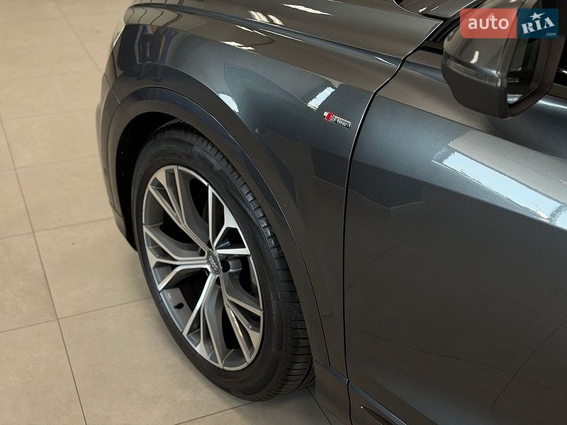 Внедорожник / Кроссовер Audi Q8 2020 в Тернополе
