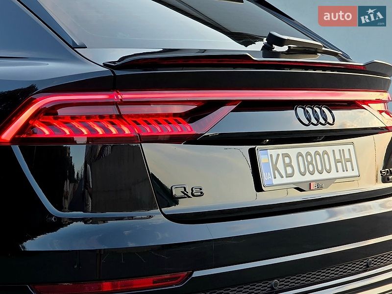 Позашляховик / Кросовер Audi Q8 2020 в Вінниці