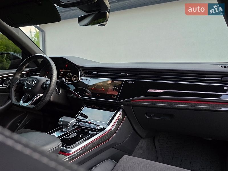 Позашляховик / Кросовер Audi Q8 2020 в Вінниці