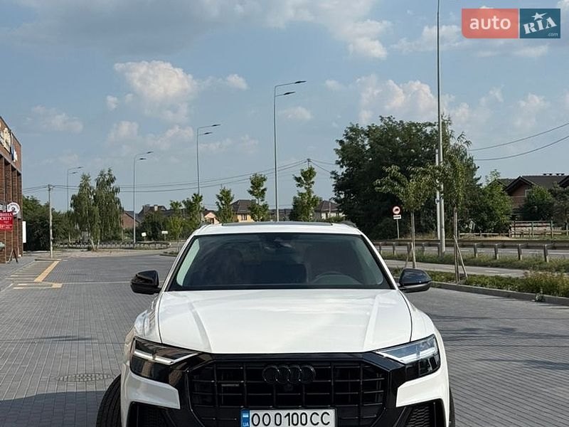 Позашляховик / Кросовер Audi Q8 2022 в Вінниці