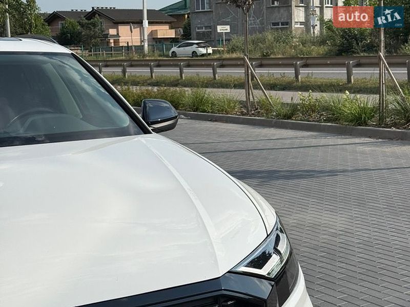 Позашляховик / Кросовер Audi Q8 2022 в Вінниці