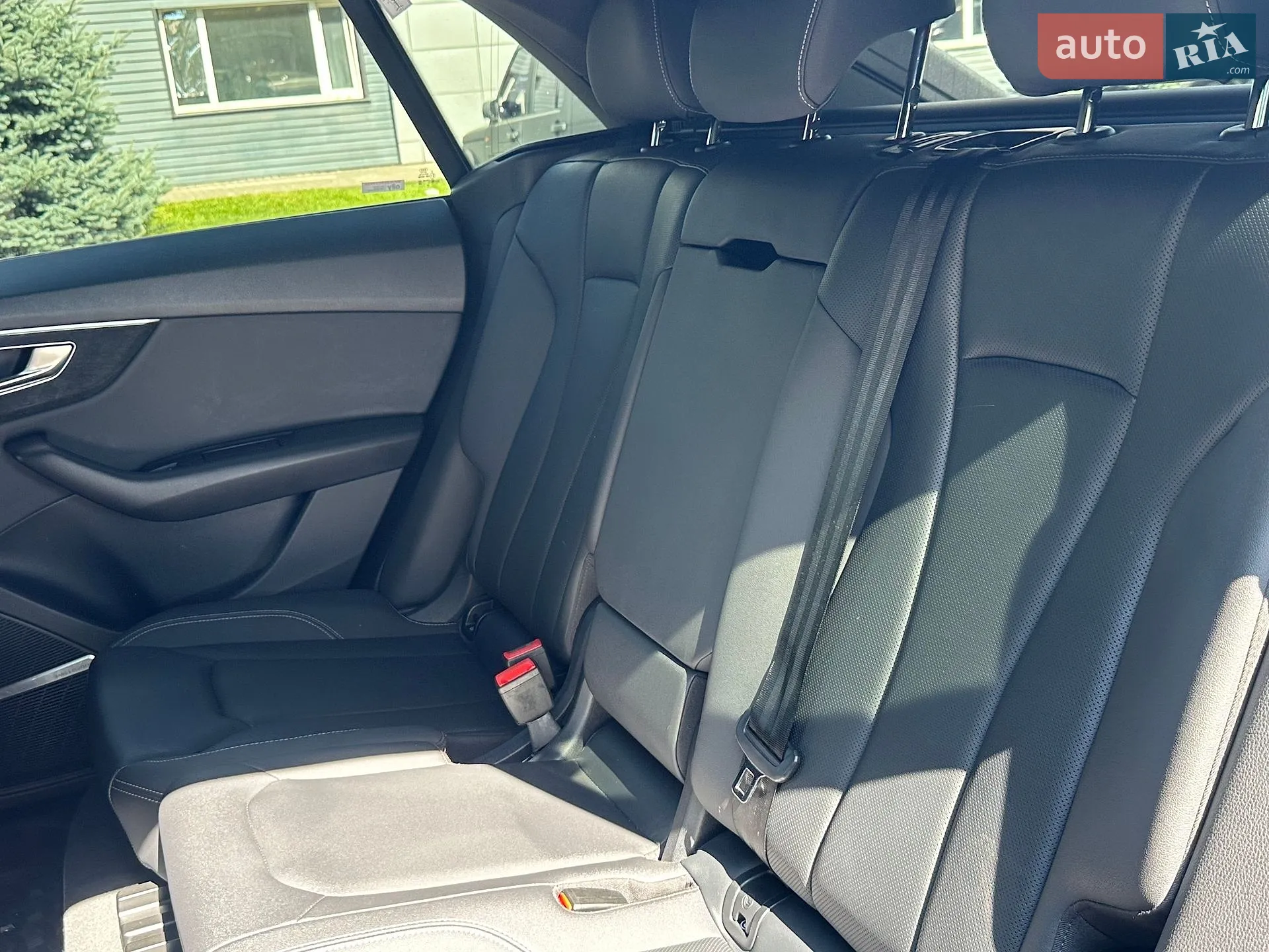 Audi Q8 2020 VIN WA1BVAF12LD008219 фото оголошення 32 з 44