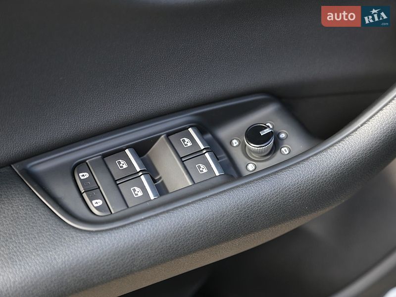 Внедорожник / Кроссовер Audi Q8 2019 в Киеве
