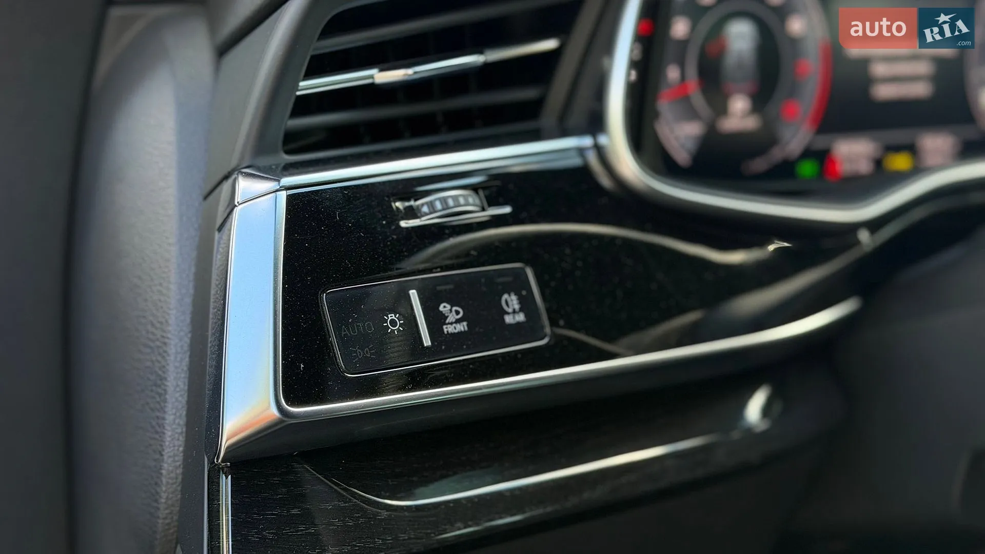 2019 Audi Q8 - мініатюра 24