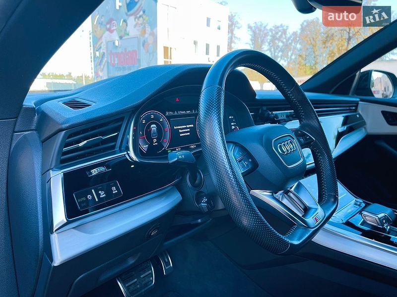 Позашляховик / Кросовер Audi Q8 2020 в Харкові