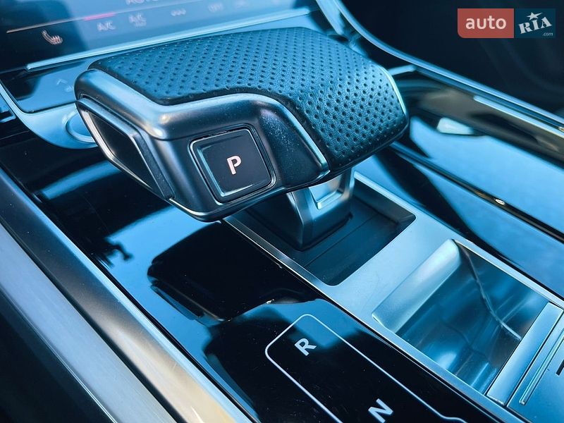 Позашляховик / Кросовер Audi Q8 2020 в Харкові