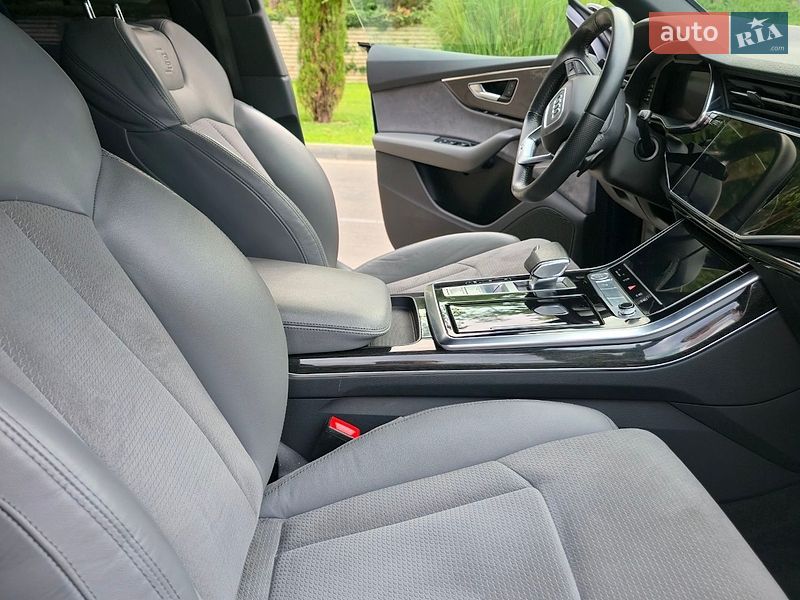 Внедорожник / Кроссовер Audi Q8 2020 в Киеве
