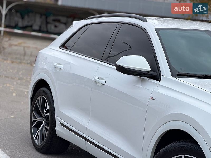 Внедорожник / Кроссовер Audi Q8 2020 в Запорожье
