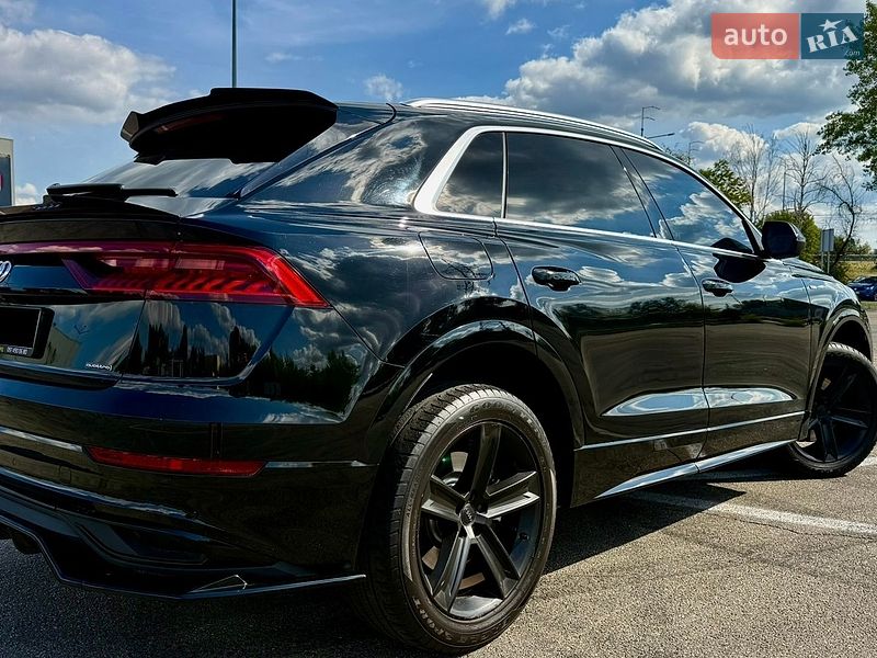 Внедорожник / Кроссовер Audi Q8 2018 в Киеве