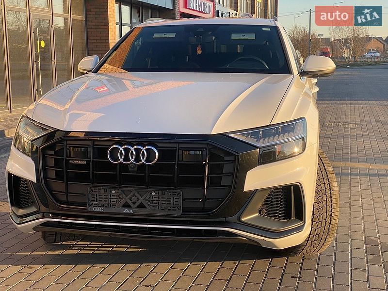 Позашляховик / Кросовер Audi Q8 2020 в Вінниці