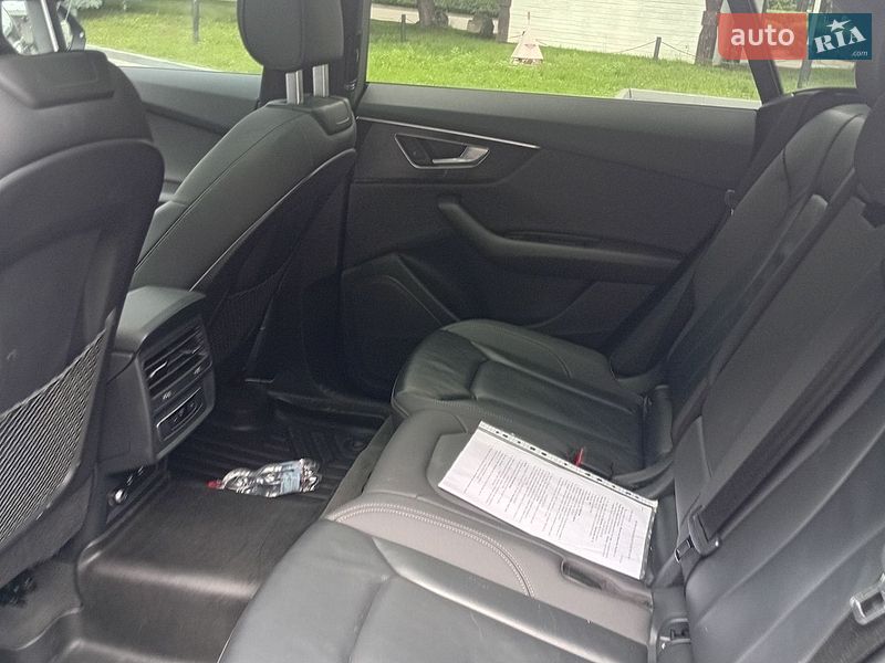 Позашляховик / Кросовер Audi Q8 2019 в Івано-Франківську