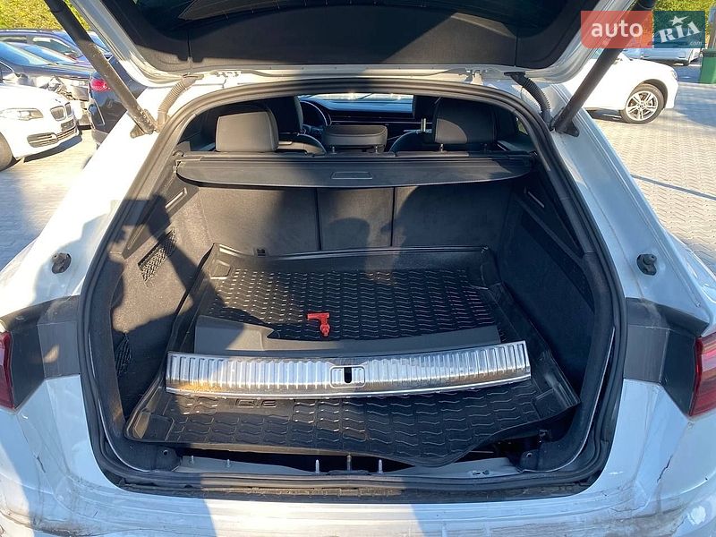 Позашляховик / Кросовер Audi Q8 2024 в Львові