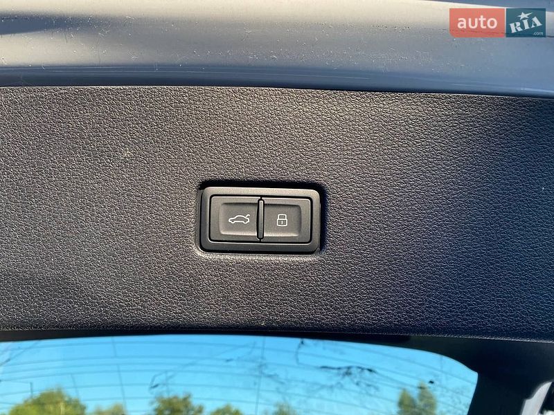Позашляховик / Кросовер Audi Q8 2024 в Львові