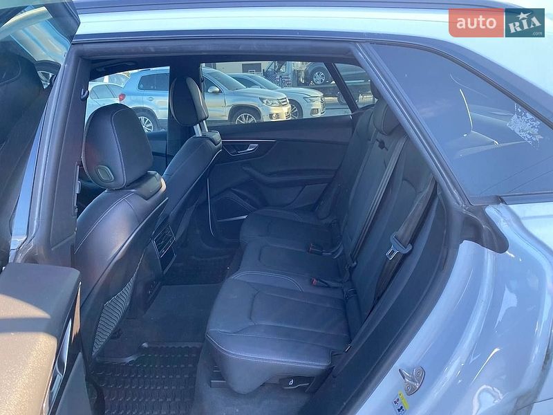 Позашляховик / Кросовер Audi Q8 2024 в Львові