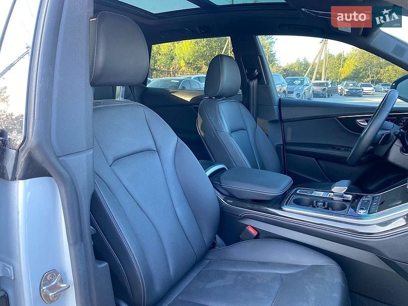 Позашляховик / Кросовер Audi Q8 2024 в Львові