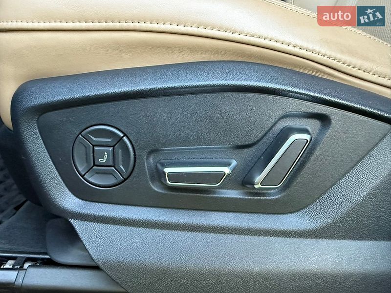 Внедорожник / Кроссовер Audi Q8 2021 в Яворове