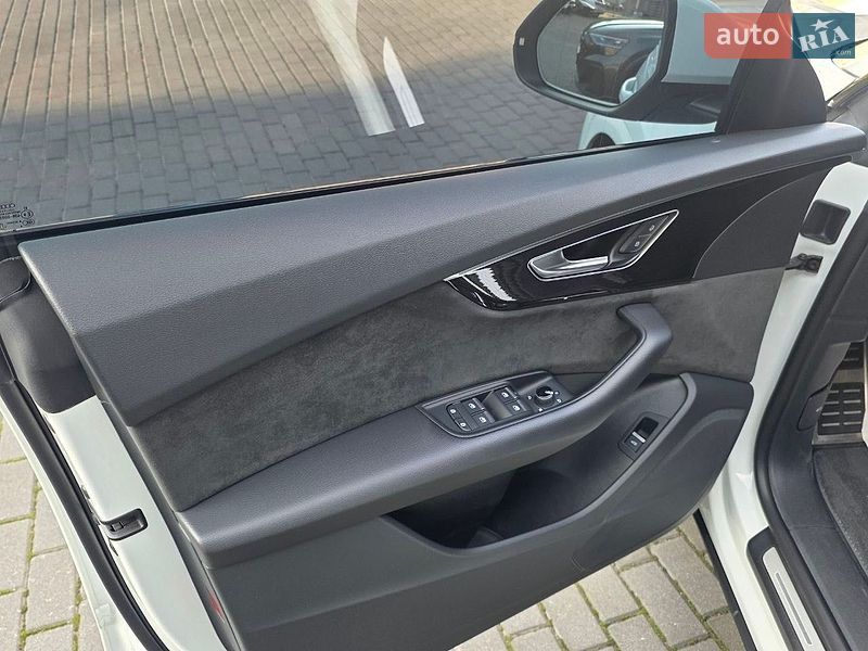 Внедорожник / Кроссовер Audi Q8 2021 в Киеве