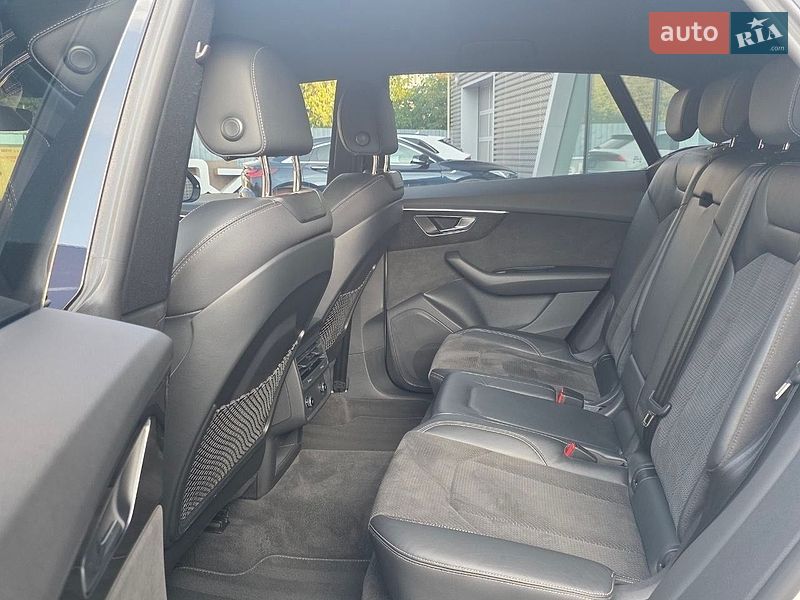 Внедорожник / Кроссовер Audi Q8 2021 в Киеве