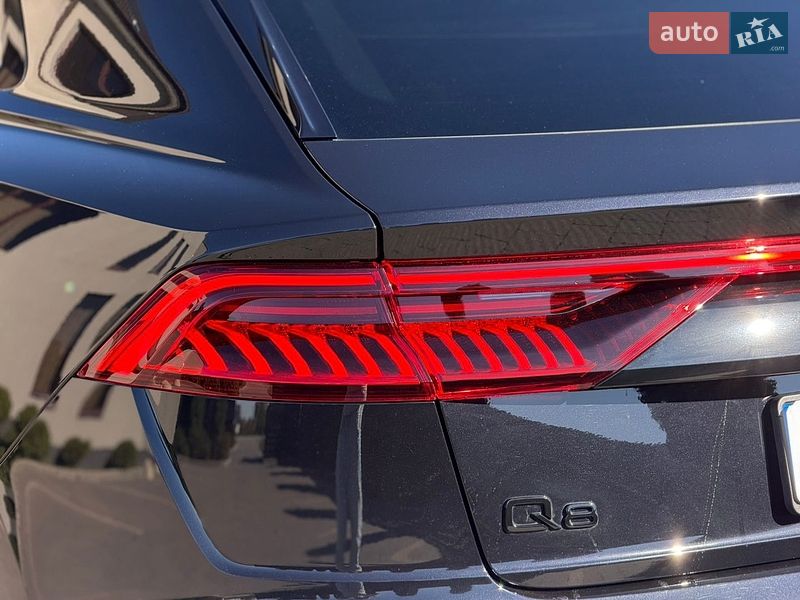 Позашляховик / Кросовер Audi Q8 2021 в Стрию