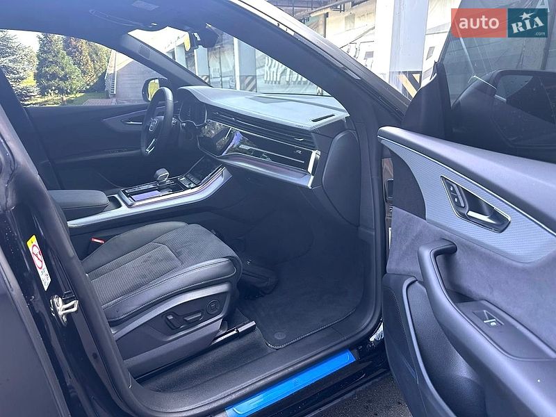 Позашляховик / Кросовер Audi Q8 2025 в Києві