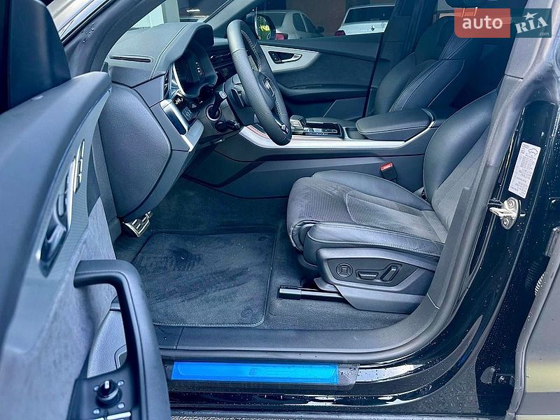 Позашляховик / Кросовер Audi Q8 2025 в Києві