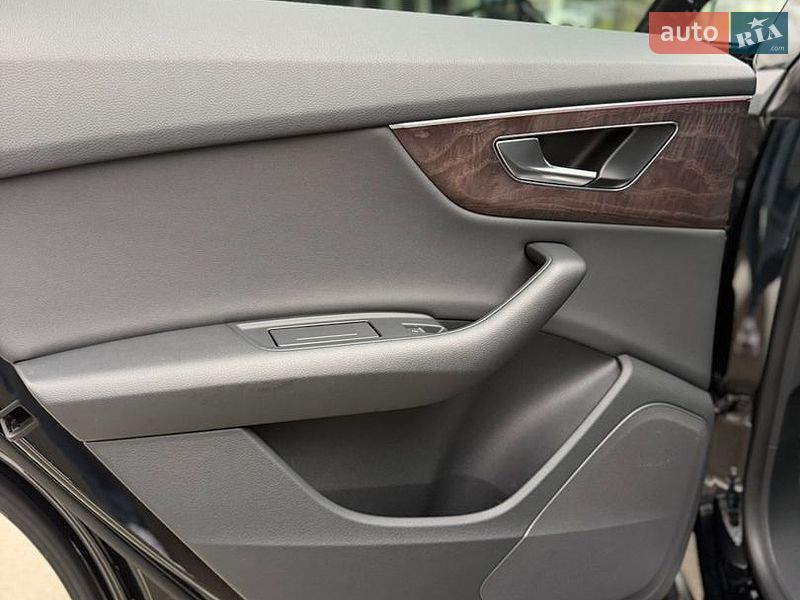 Внедорожник / Кроссовер Audi Q8 2018 в Киеве