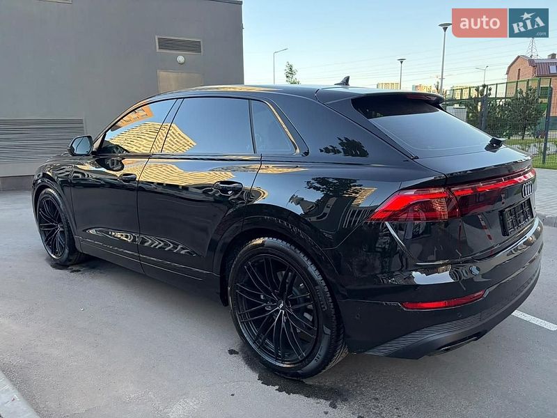Внедорожник / Кроссовер Audi Q8 2026 в Киеве