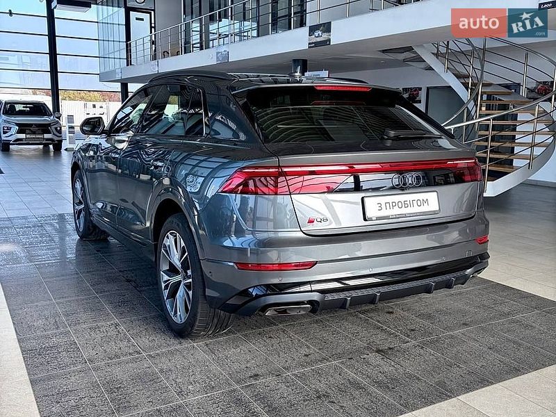 Позашляховик / Кросовер Audi Q8 2023 в Ужгороді
